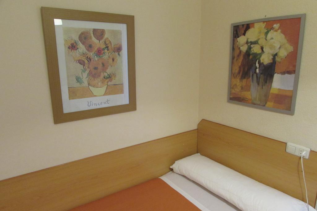 Hostal Prim มาดริด ภายนอก รูปภาพ